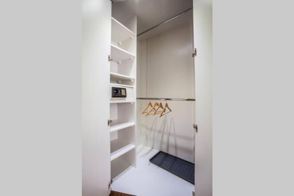 Luxury Air-conditioned Family Apartment Špitálska Old Town Bratislava Exterior foto